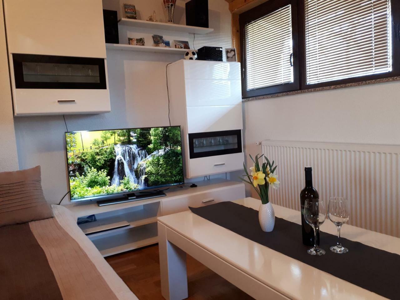 Apartment Jareb Слуни Экстерьер фото